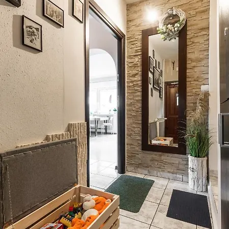 Deja Vu Apartment